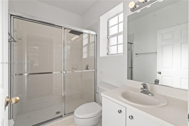 Building Photo - 1398 NE 33rd Ave