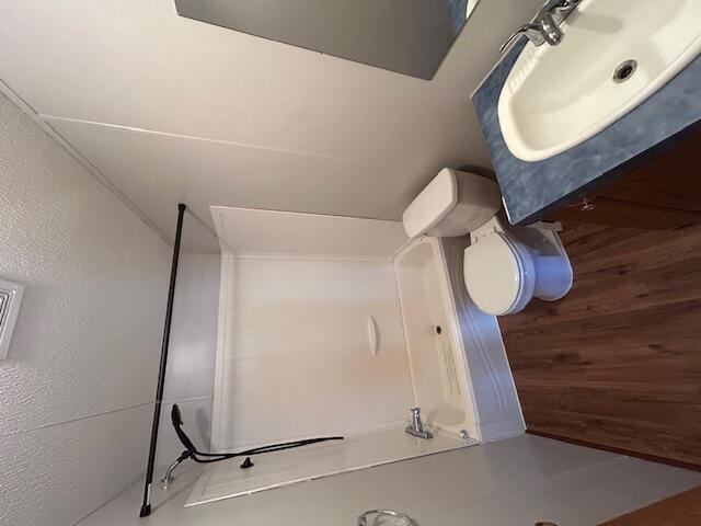 Building Photo - 9051 Elm Dr