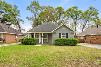 Building Photo - 807 Linlen Ave