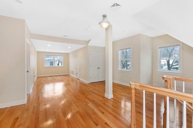 Building Photo - 68 Waverley Ave