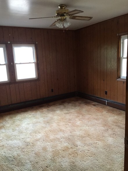 Bedroom - 631 Park Ave