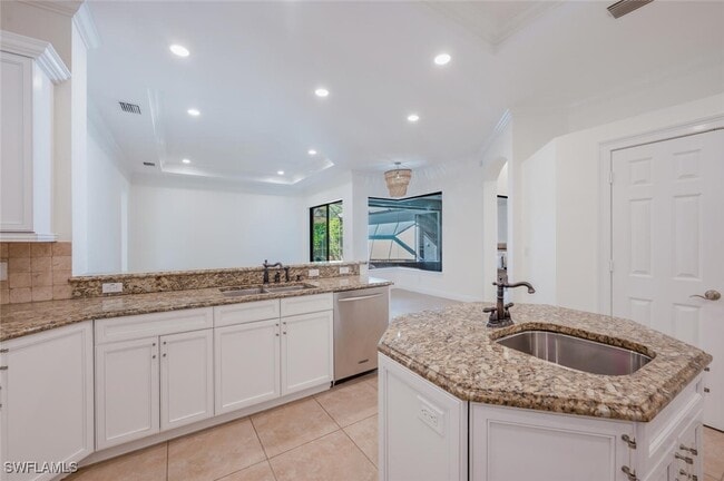 Building Photo - 600 6th Ave N