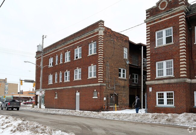Building Photo - Buckeye Aparments