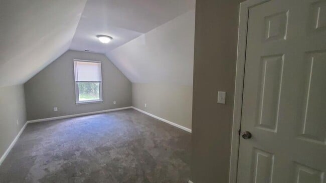 Building Photo - 1061 Sharon Pl