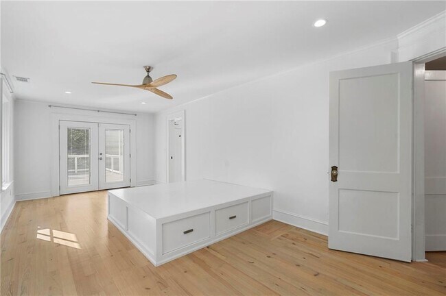 Building Photo - 2512 Brookwood Dr NE