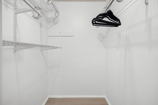 Building Photo - 5410 King Richard St