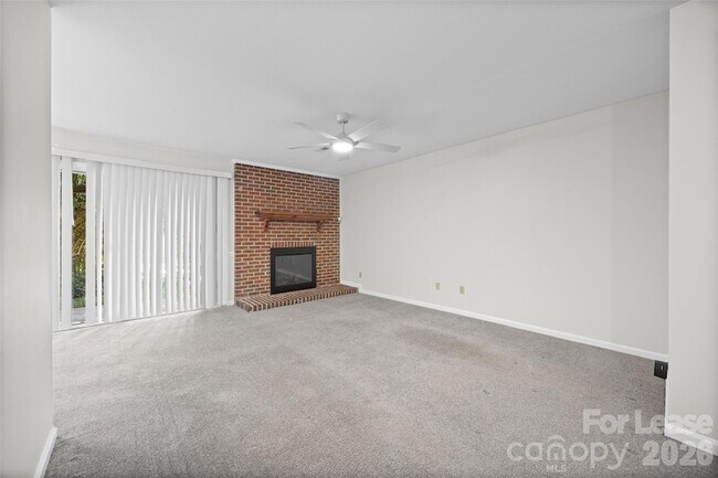 Building Photo - 2920 Iron Gate Ln