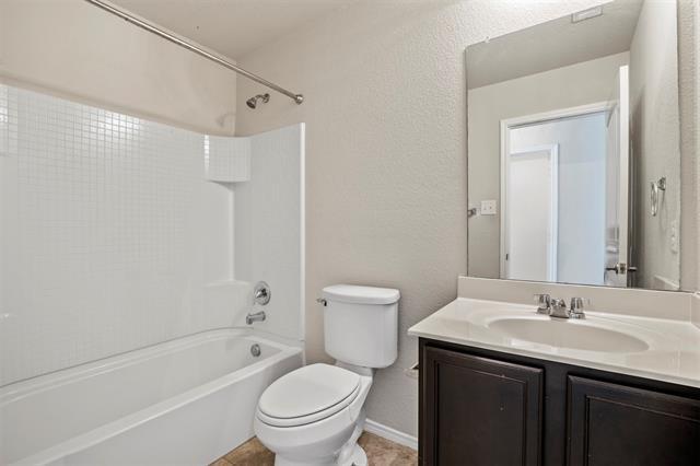 Building Photo - 9232 Blackstone Dr