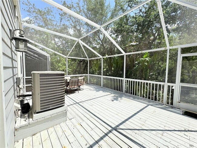 Building Photo - 2856 Bayshore Trails Dr