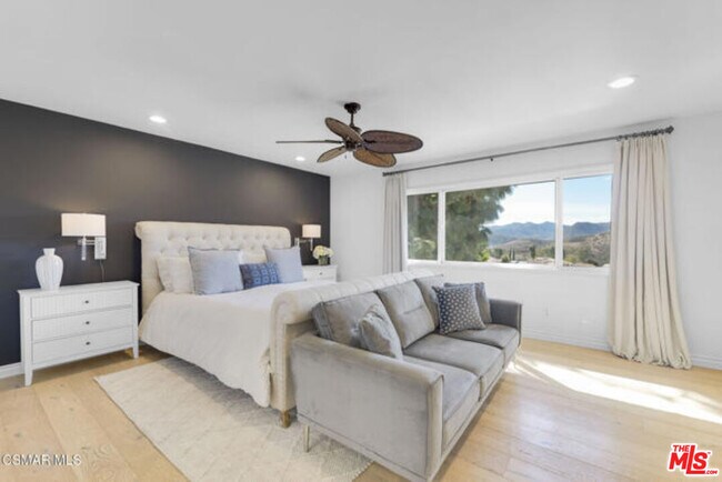 Building Photo - 987 Brookview Ave