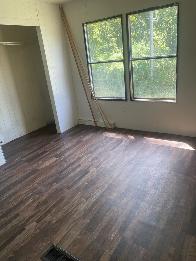 Building Photo - 114 S Spring