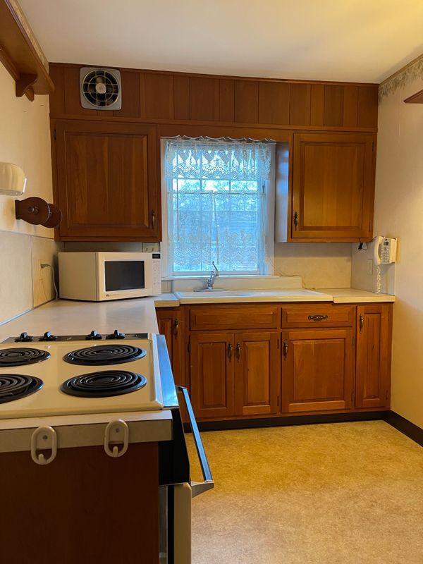 Building Photo - 435 Sycamore Rd