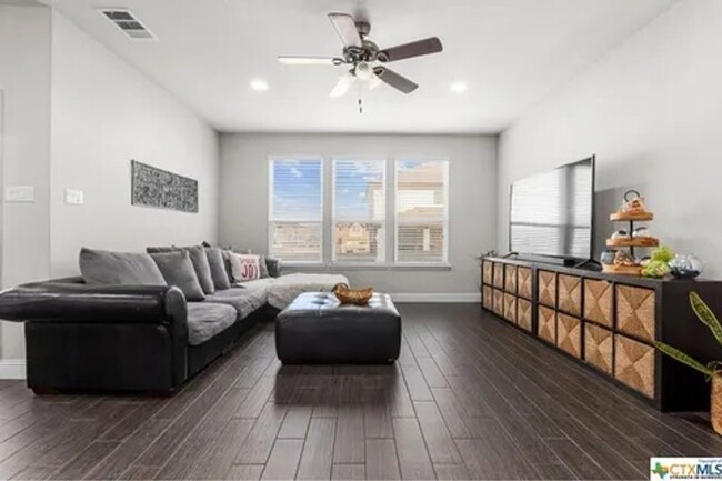 Building Photo - Spacious 4BR House in Harker Heights