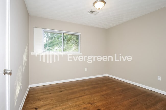 Building Photo - 5405 Cottonwood Rd