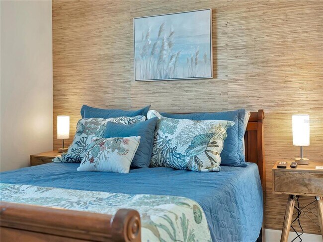 Building Photo - 10432 Sandpiper Rd W