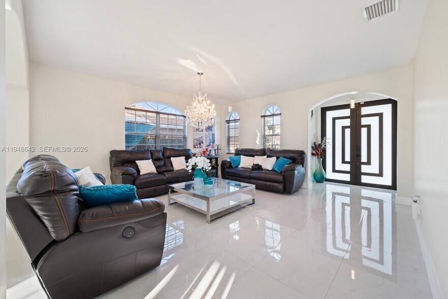 Building Photo - 1360 SW 142nd Ave