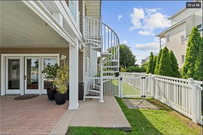 Building Photo - 31 Bay Front Pl