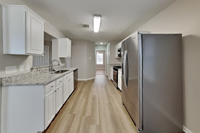 Building Photo - 4818 Twisting Rd