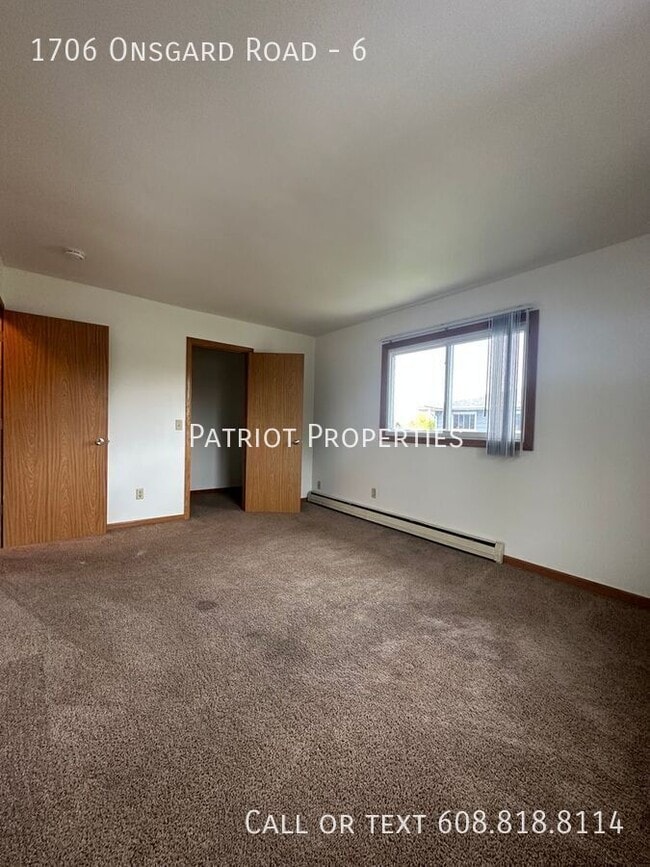 Building Photo - 2 bedroom/ 1 bath apartment in Madison, WI