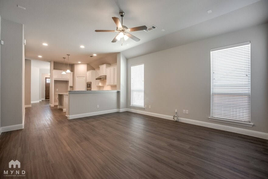 Building Photo - 101 Knight of Realm Blvd