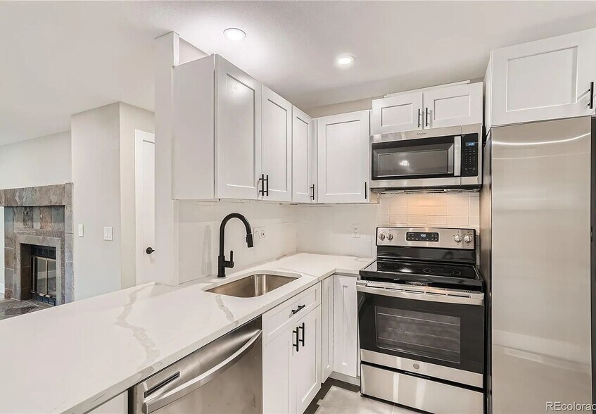 Building Photo - 7899 Allison Way