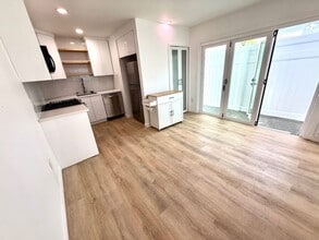 Building Photo - **COMING SOON**  1 BR PATIO HOME (ADU) IN LAKEWOOD