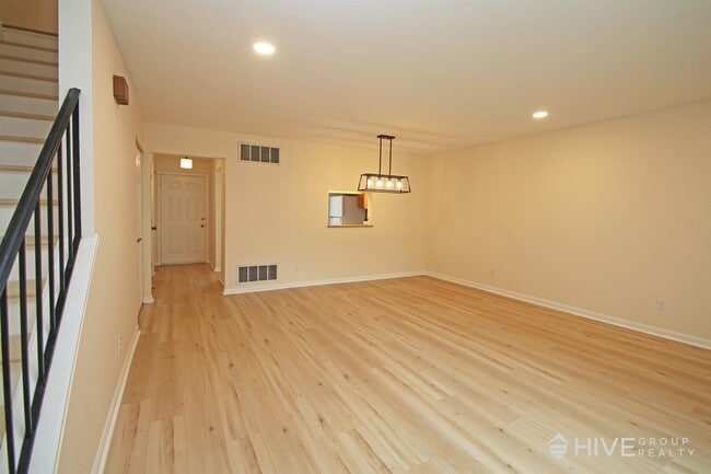 Building Photo - 412 Northfield Ct
