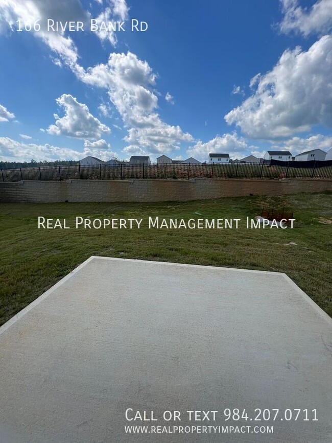 Building Photo - 166 River Bank Rd