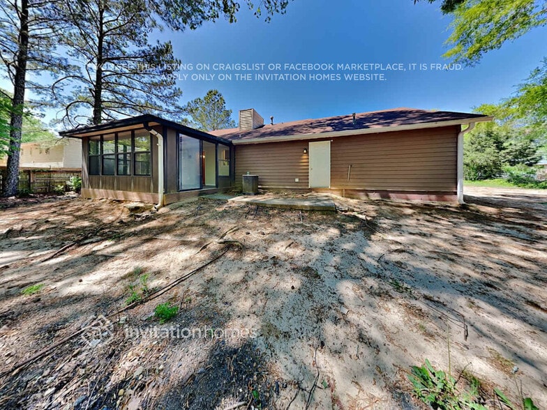 Building Photo - 2638 Windmere Dr NW