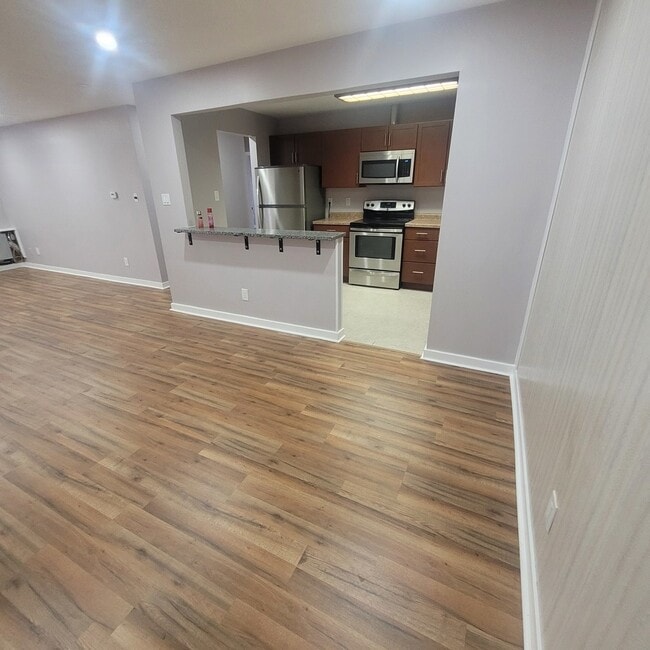 Building Photo - 803 Garden Cir