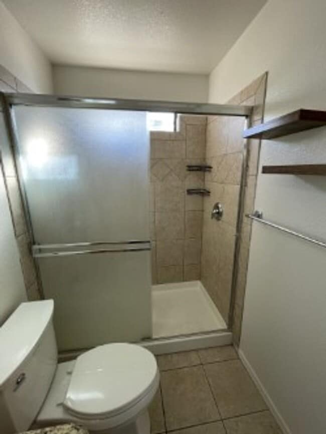 Building Photo - LAKE1335