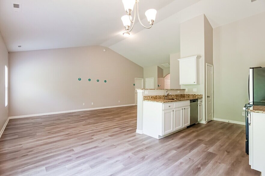 Building Photo - 845 Joselynn Drive
