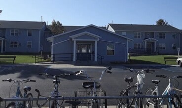 Building Photo - 903 Portage St