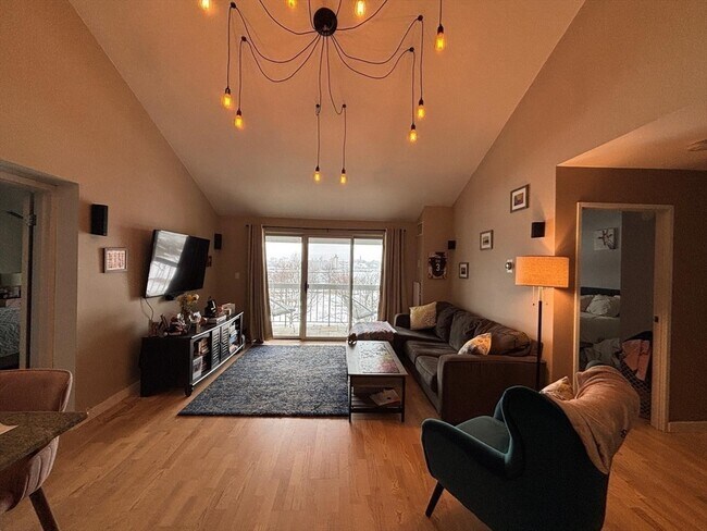 Building Photo - 160 Commandants Wy