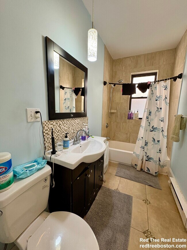 Building Photo - 184 St Paul St