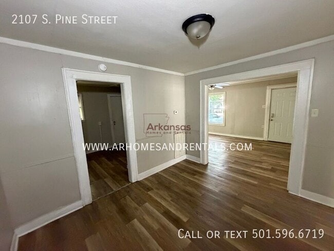 Building Photo - 2107 S Pine St