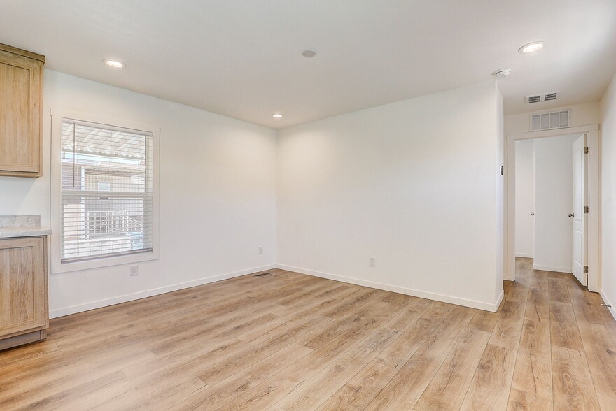 Building Photo - 2627 S Lamb Blvd