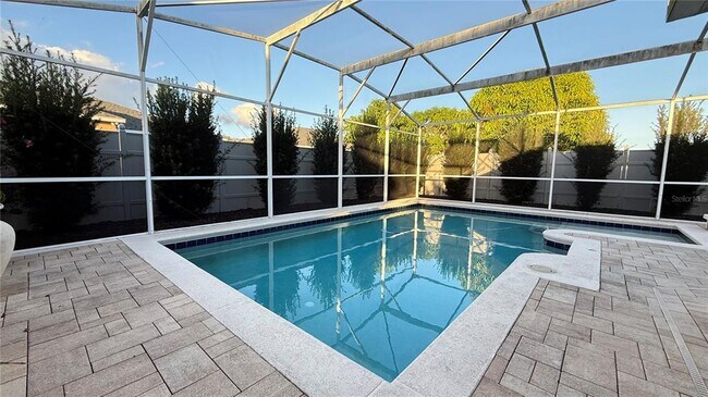 Building Photo - 175 Cloverdale Rd