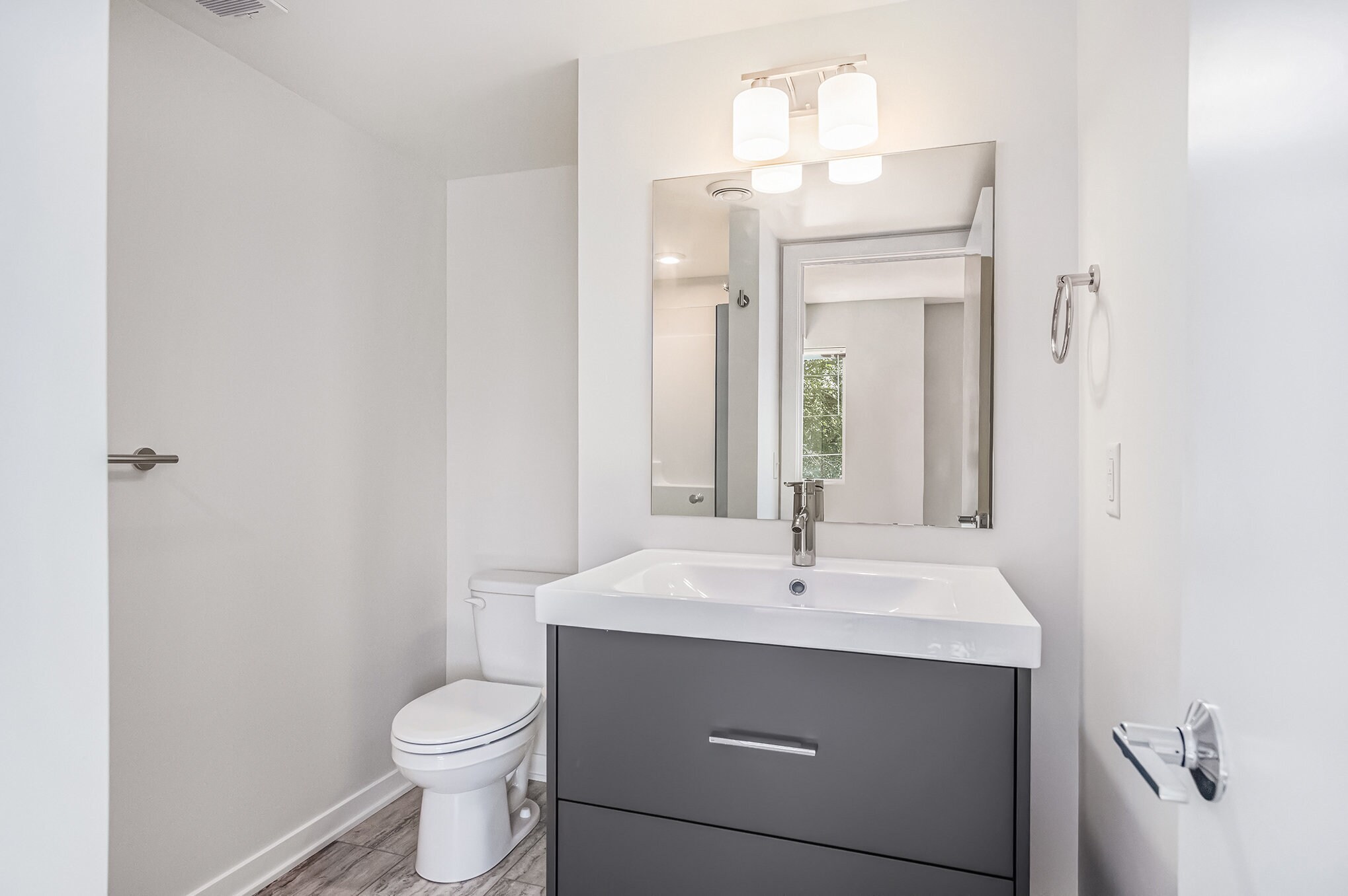 Building Photo - 11 Deloney Ave NW