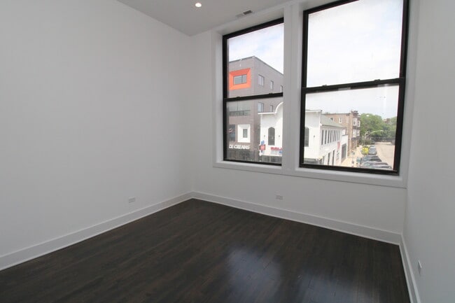 Building Photo - 1474 N Milwaukee Ave