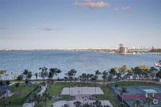 Building Photo - 1756 N Bayshore Dr