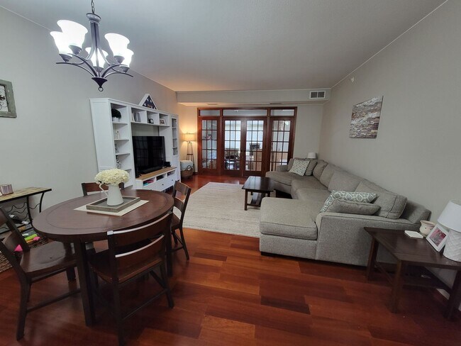 Building Photo - Spacious 2 Br/2Ba Condo w/1500 sq ft in Heart of St Louis Park! 2 Heated parking spots included!