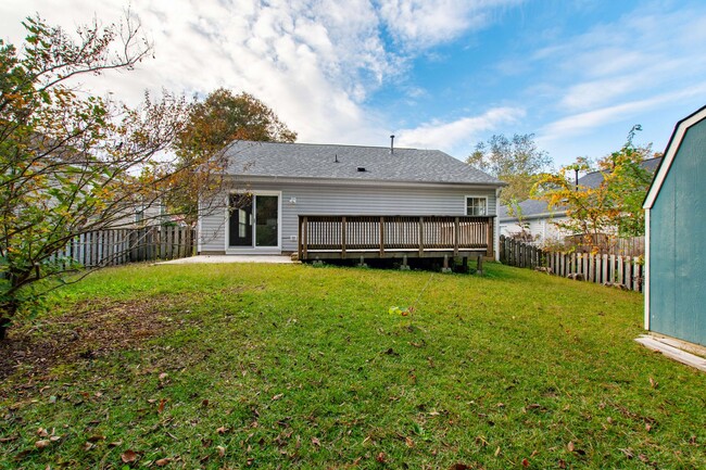 Building Photo - ***PEDNING*** Charming Ranch Home in Apex ...