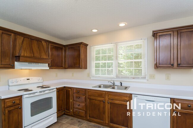 Building Photo - 1373 Wynford Gate