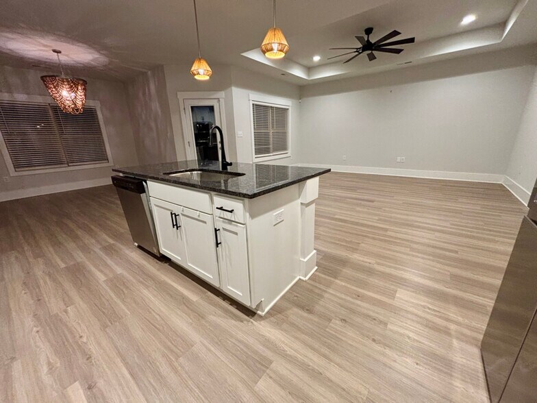 Building Photo - 9133 Monteagle Blvd SE