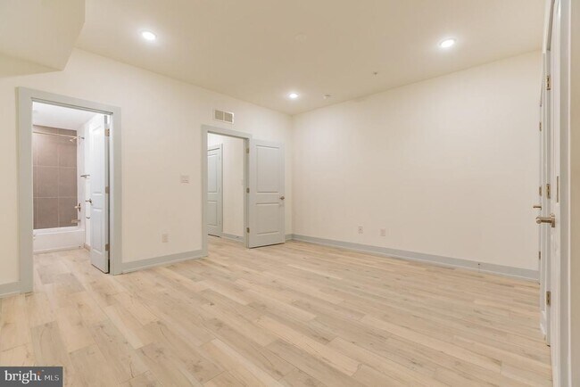 Building Photo - 1513 Brown St