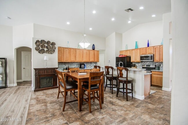 Building Photo - 43205 Roth Rd