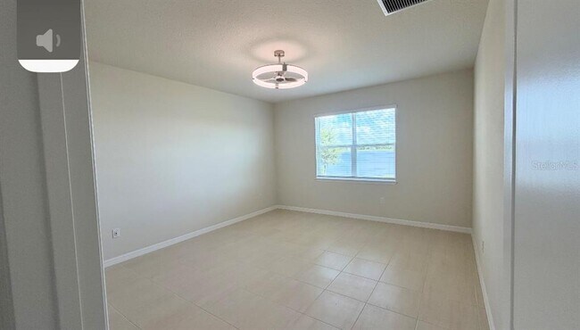 Building Photo - 3099 Springbank Dr