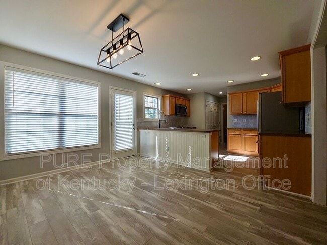 Building Photo - 2564 Rockaway Pl