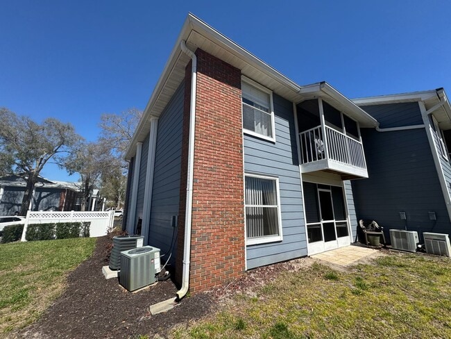 Building Photo - Charming 2-Bedroom Condo with Pool Access & Water Included – Prime Orlando Location